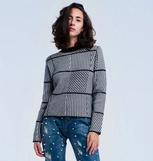 Q2 Collection Women’s Blue and White Textured Mixed Pattern Sweater size Large